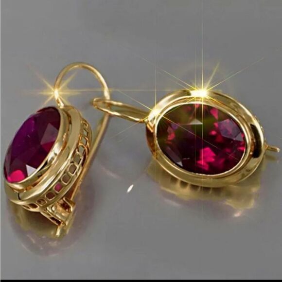 Stunning Ruby Red & Gold Round earring - Picture 5 of 5